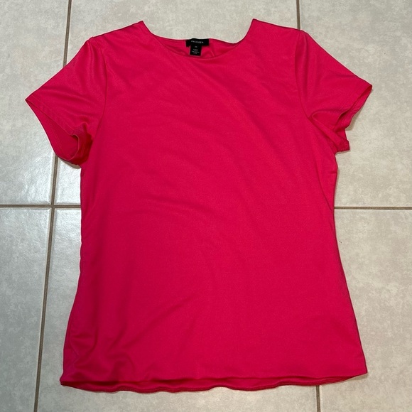 Halogen
Essential Compression
T-Shirt - Picture 7 of 8